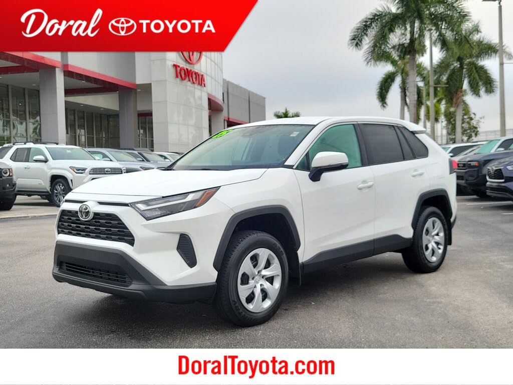 2025 Toyota RAV4 LE FWD