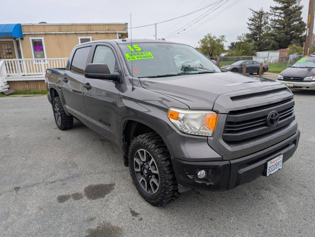 2015 Toyota Tundra SR5 CrewMax 4.6L 4WD