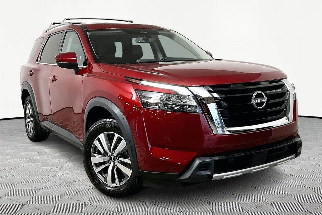 2023 Nissan Pathfinder SL 4WD
