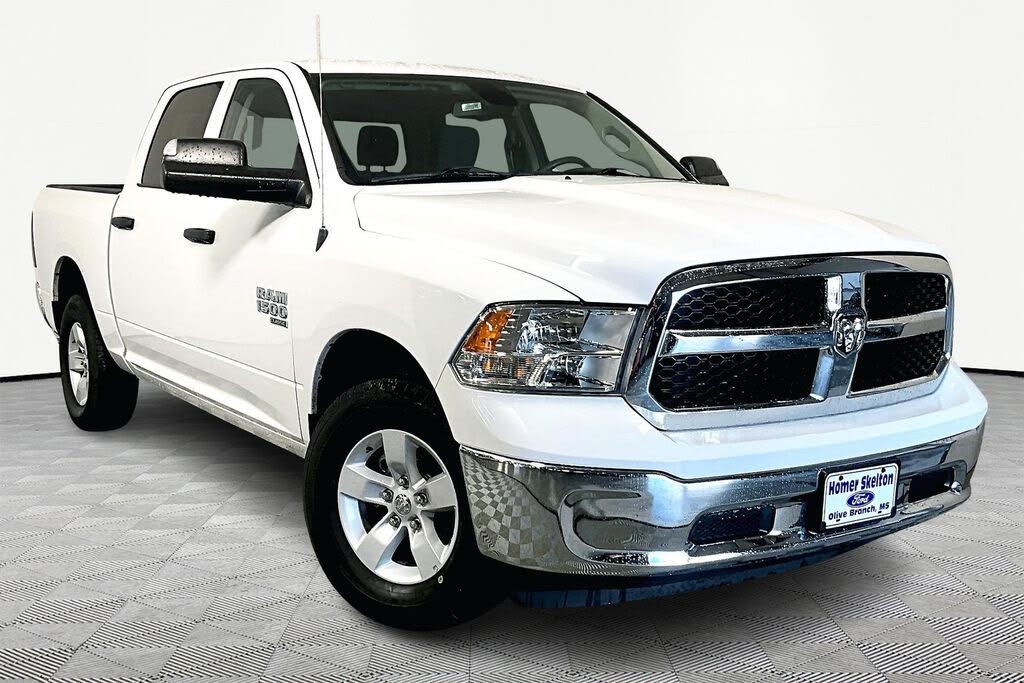 2023 RAM 1500 Classic SLT Crew Cab 4WD
