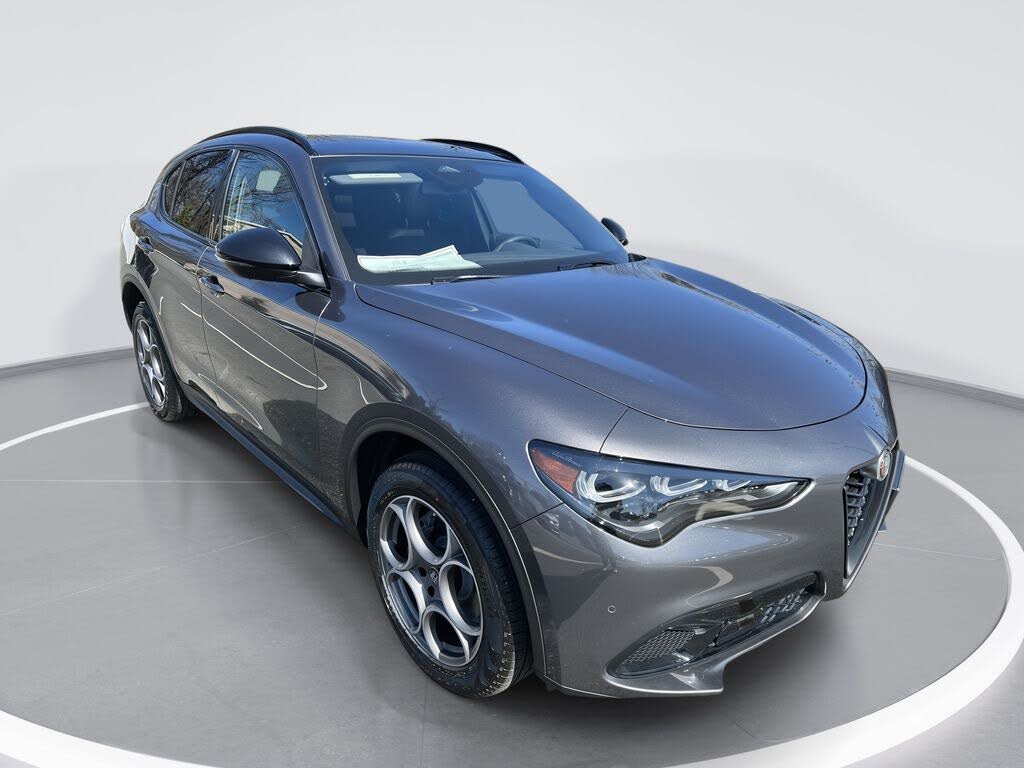 2025 Alfa Romeo Stelvio AWD
