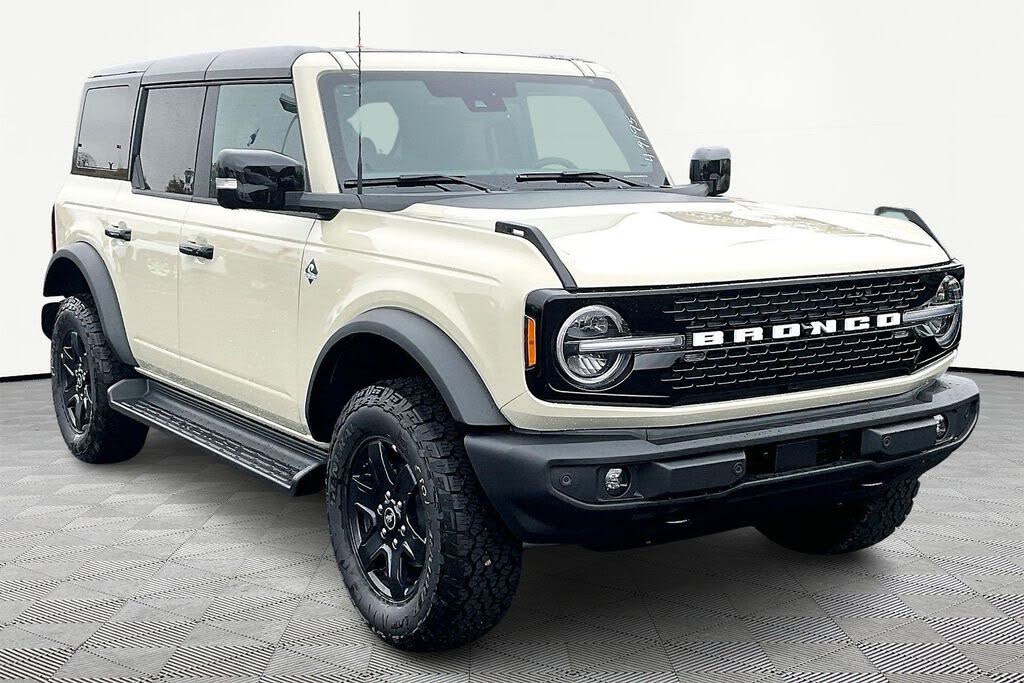 2025 Ford Bronco Outer Banks 4-Door 4WD