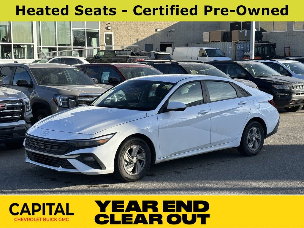 Hyundai Elantra Essential FWD 2025