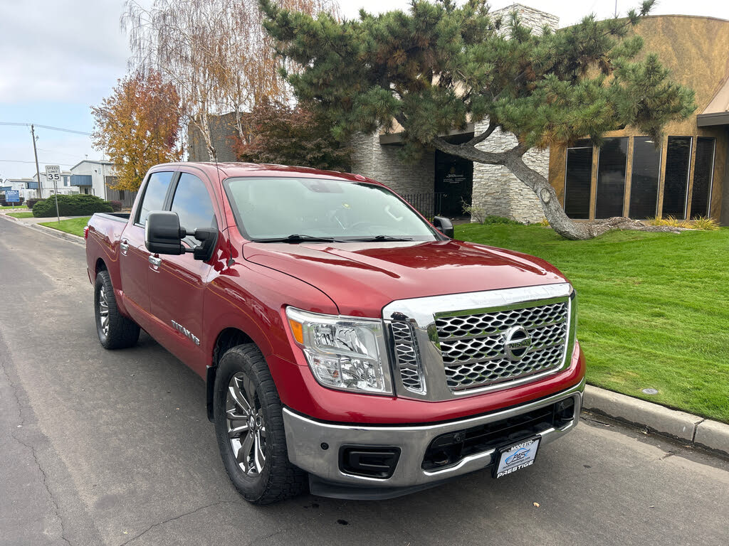 2018 Nissan Titan SV Crew Cab RWD