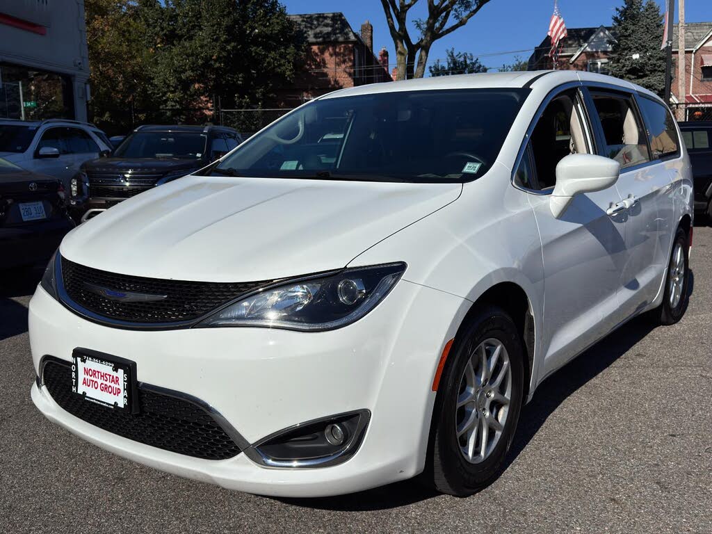 2020 Chrysler Pacifica Touring FWD