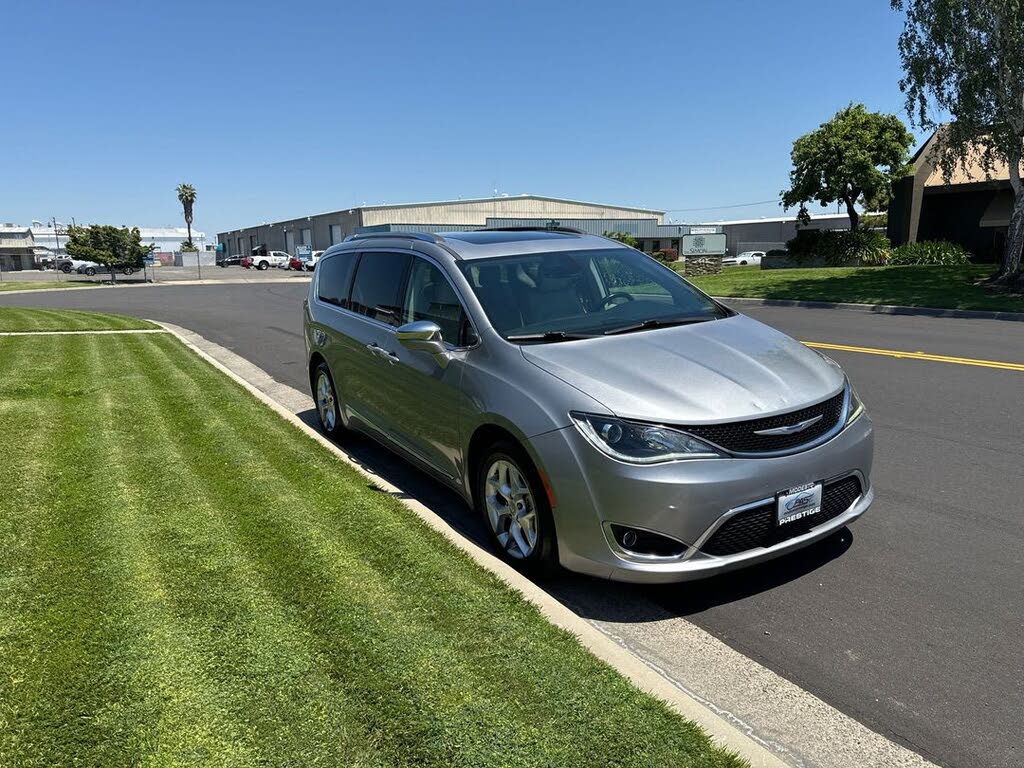 2020 Chrysler Pacifica Limited FWD