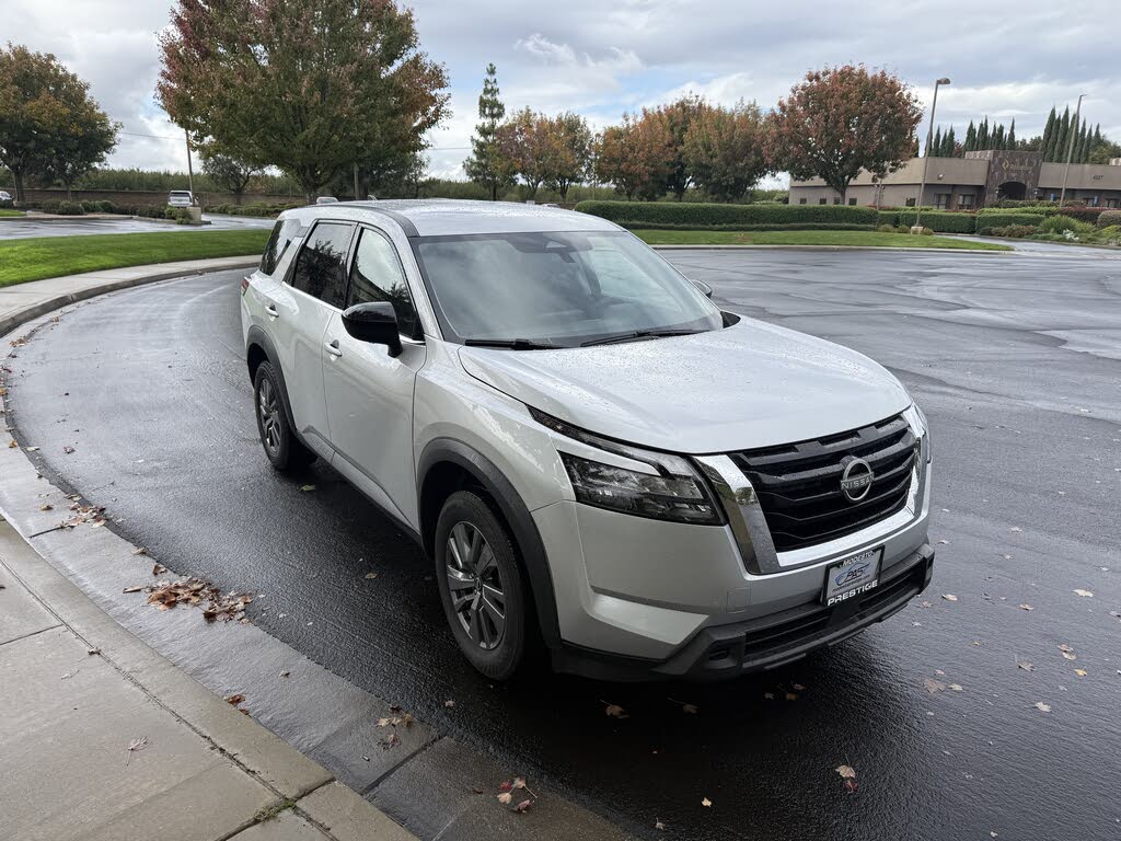 2023 Nissan Pathfinder SV 4WD