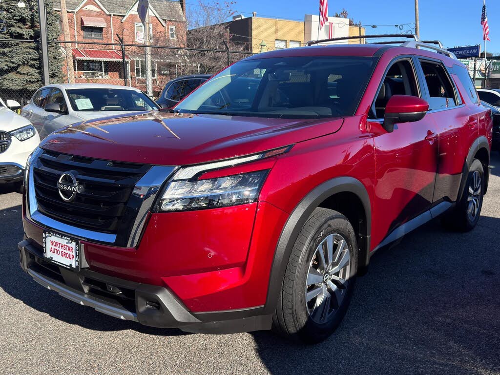 2023 Nissan Pathfinder SL 4WD