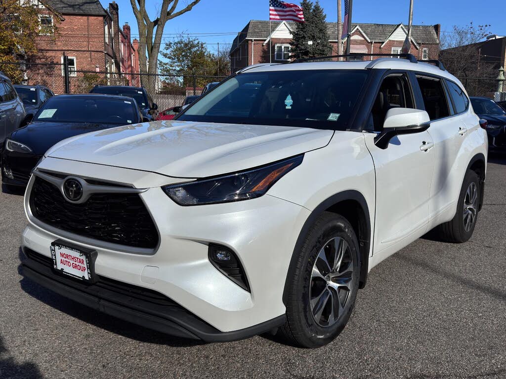 2023 Toyota Highlander XLE AWD