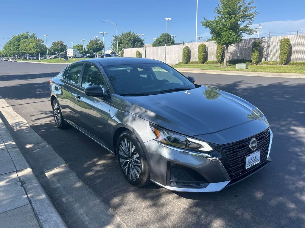 2024 Nissan Altima 2.5 SV FWD