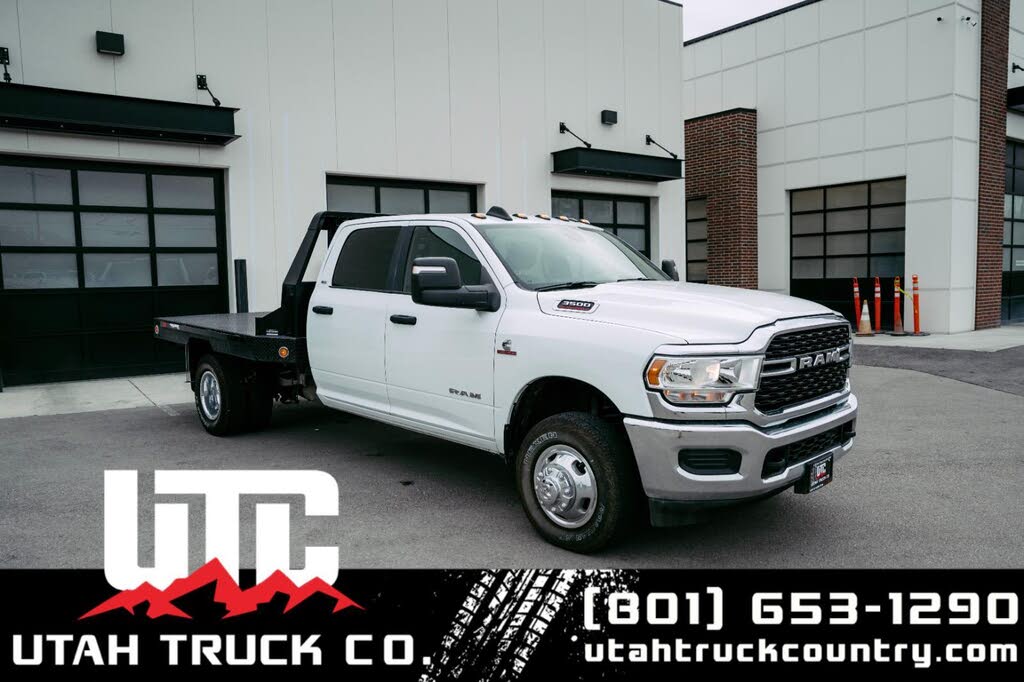2024 RAM 3500 Chassis SLT Crew Cab LB DRW 4WD