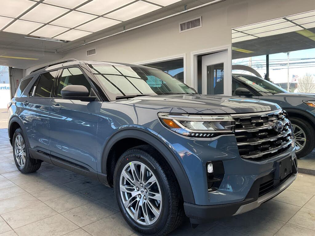 2026 Ford Explorer Active AWD