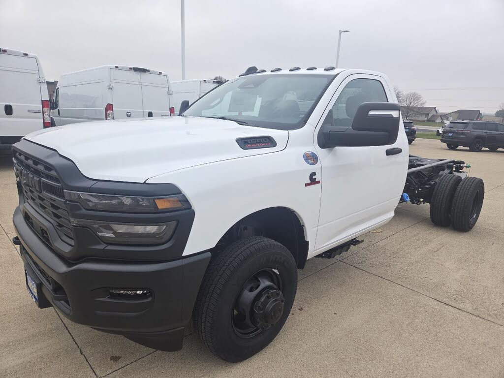 2026 RAM 3500 Chassis Tradesman Regular Cab LB DRW 4WD