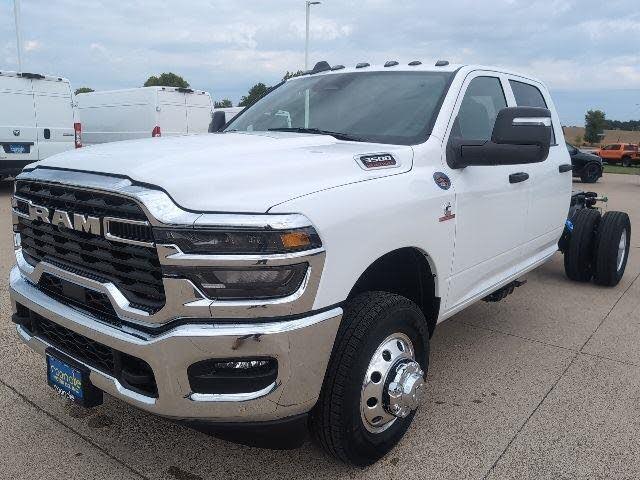 2026 RAM 3500 Chassis Tradesman Crew Cab LB DRW 4WD