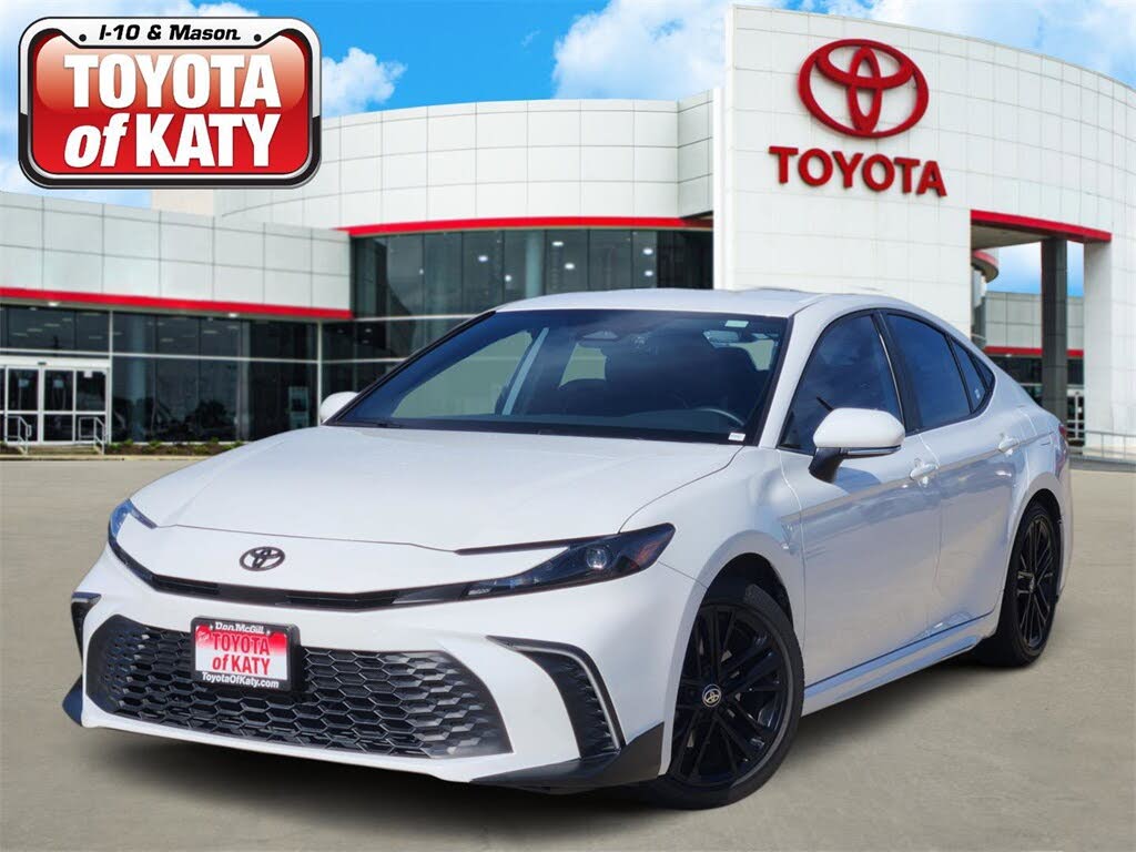 2025 Toyota Camry SE FWD