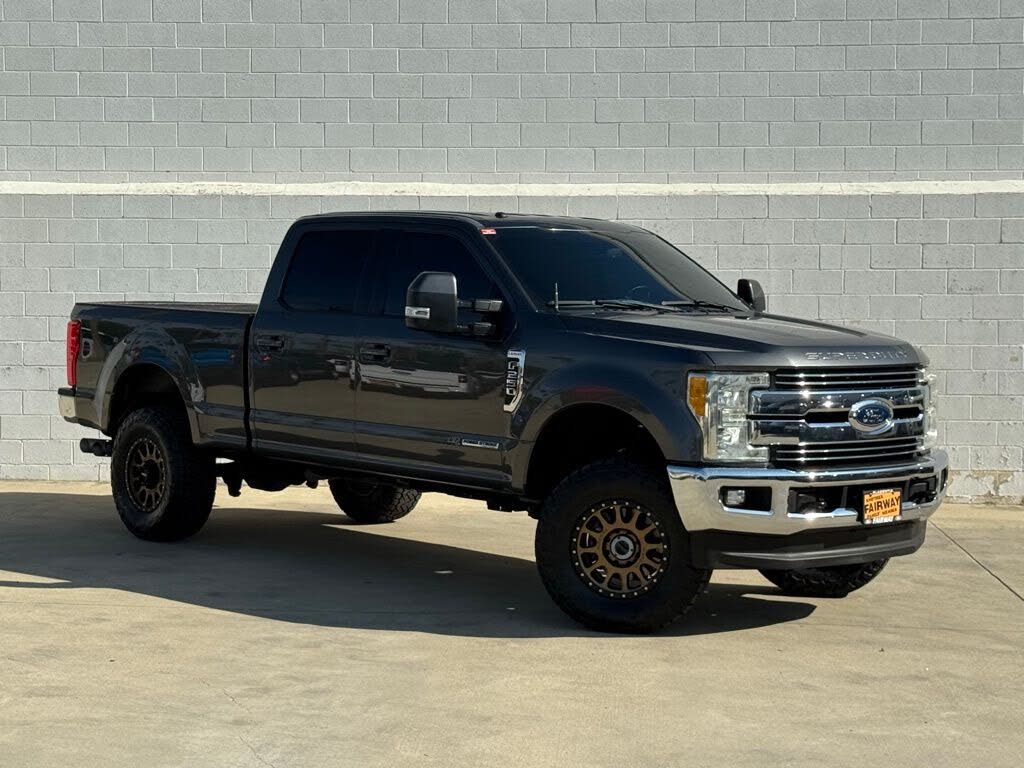 2017 Ford F-250 Super Duty Lariat Crew Cab 4WD