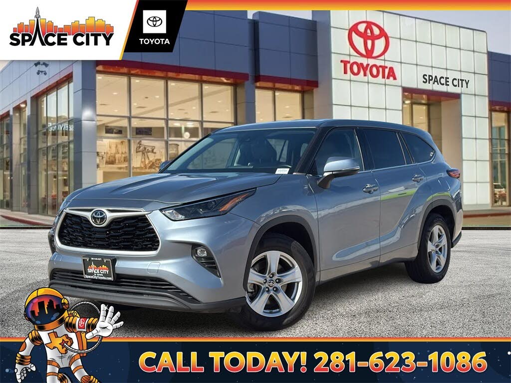 2022 Toyota Highlander LE FWD