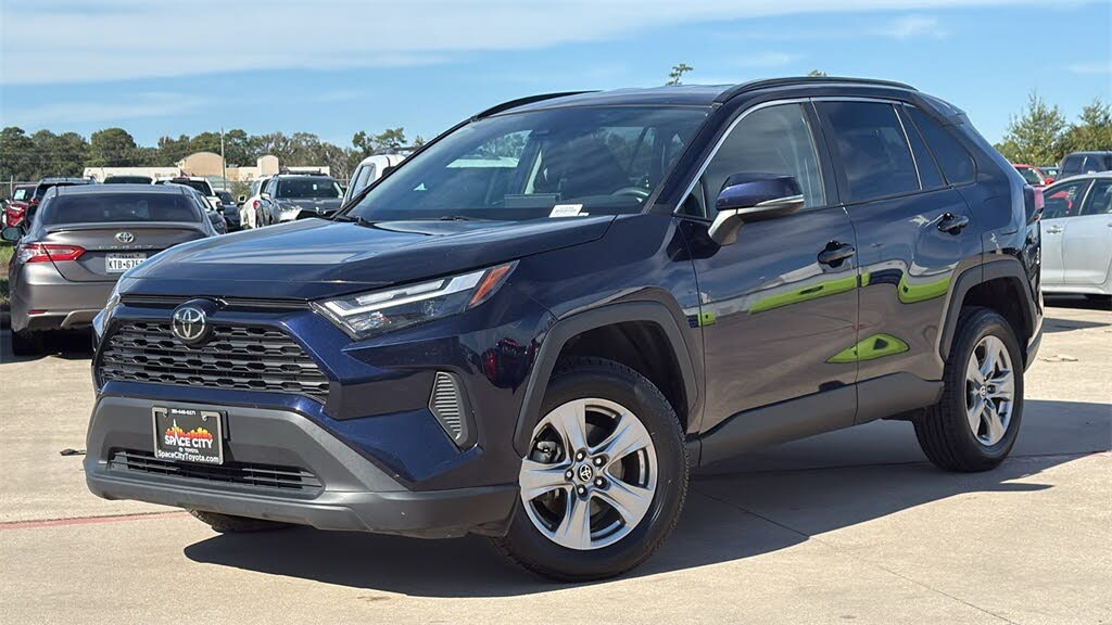 2024 Toyota RAV4 XLE FWD