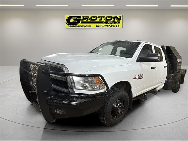 2014 RAM 3500 Chassis Tradesman Crew Cab 4WD