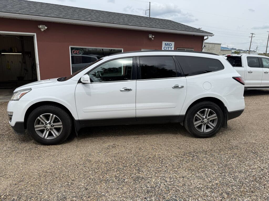 2017 Chevrolet Traverse 2LT AWD