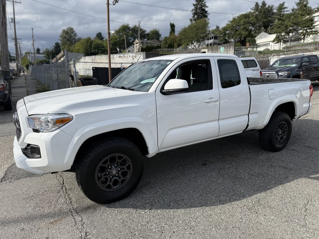 2017 Toyota Tacoma SR5 I4 Access Cab RWD