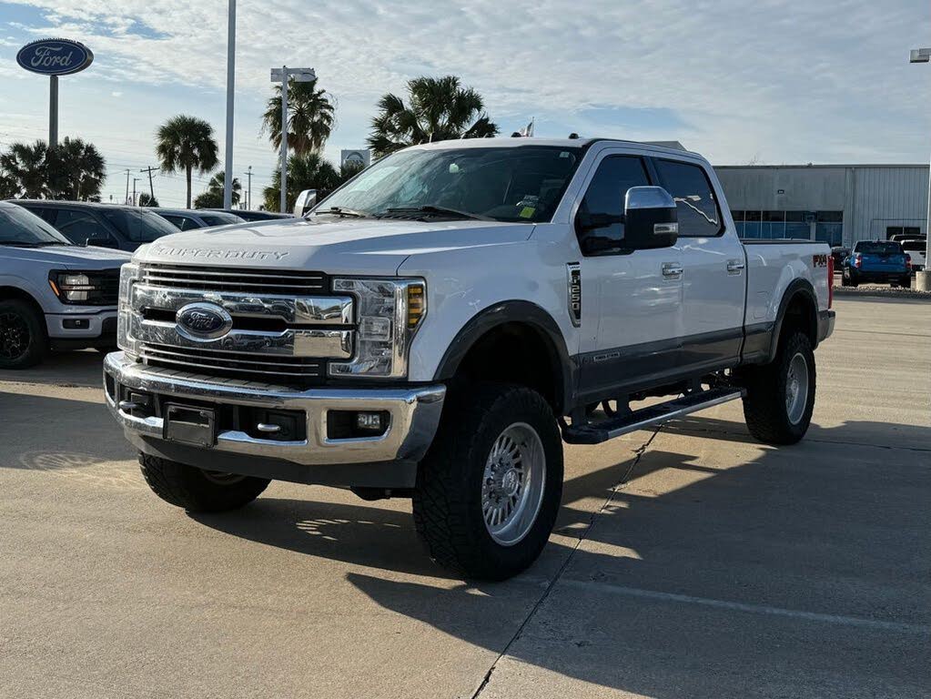 2019 Ford F-250 Super Duty Lariat Crew Cab 4WD