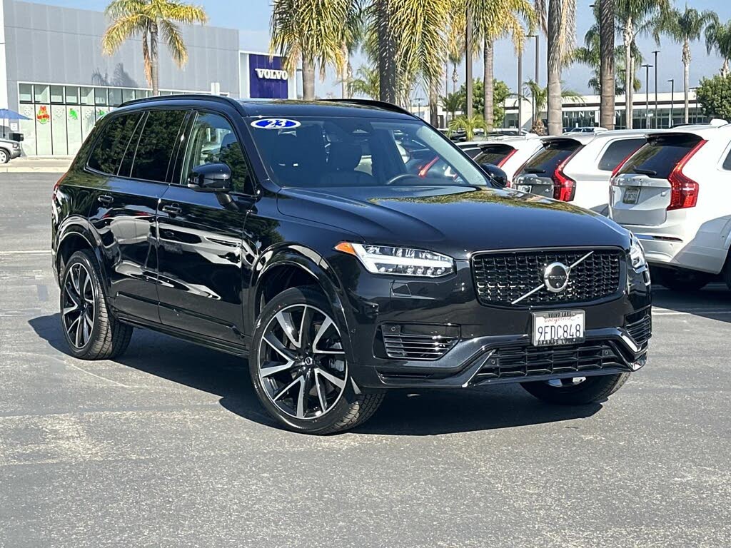 2023 Volvo XC90 Recharge T8 Plus Dark Theme eAWD