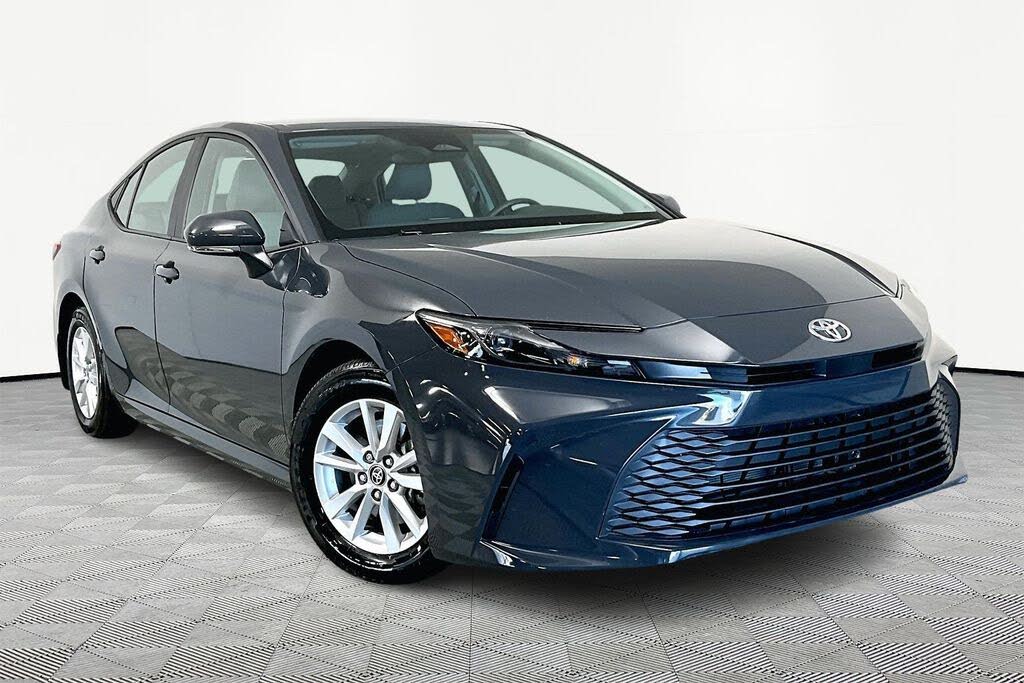 2025 Toyota Camry LE FWD