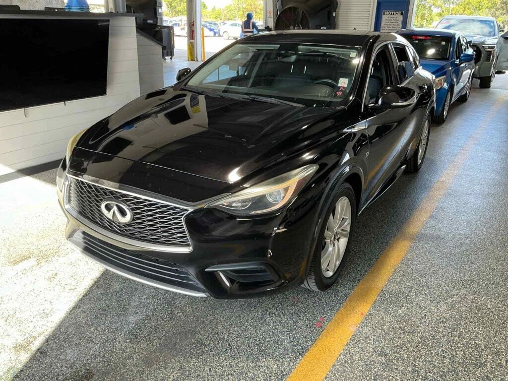 2017 INFINITI QX30