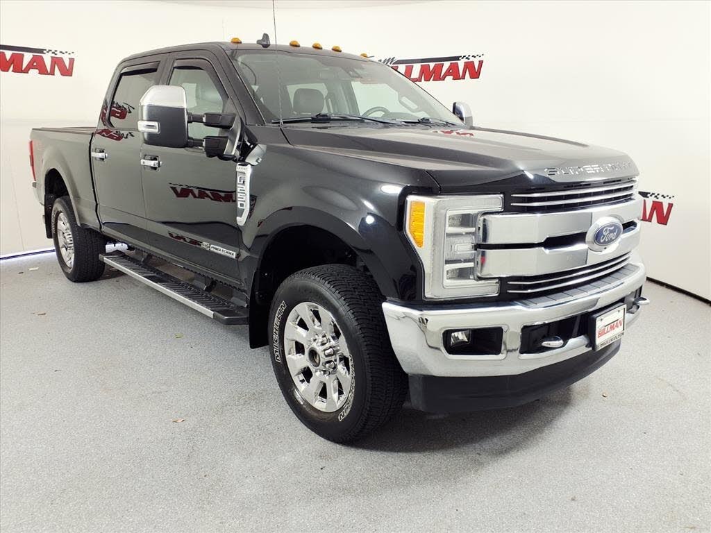 2019 Ford F-250 Super Duty Lariat Crew Cab 4WD