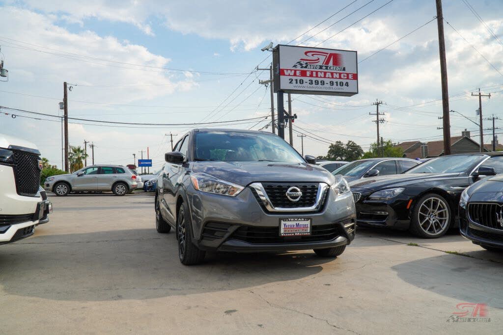 2020 Nissan Kicks S FWD