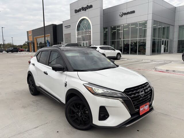 2023 Nissan Kicks SR FWD
