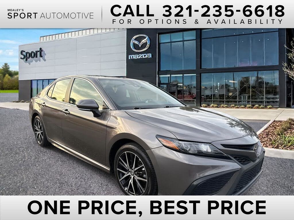 2024 Toyota Camry SE FWD