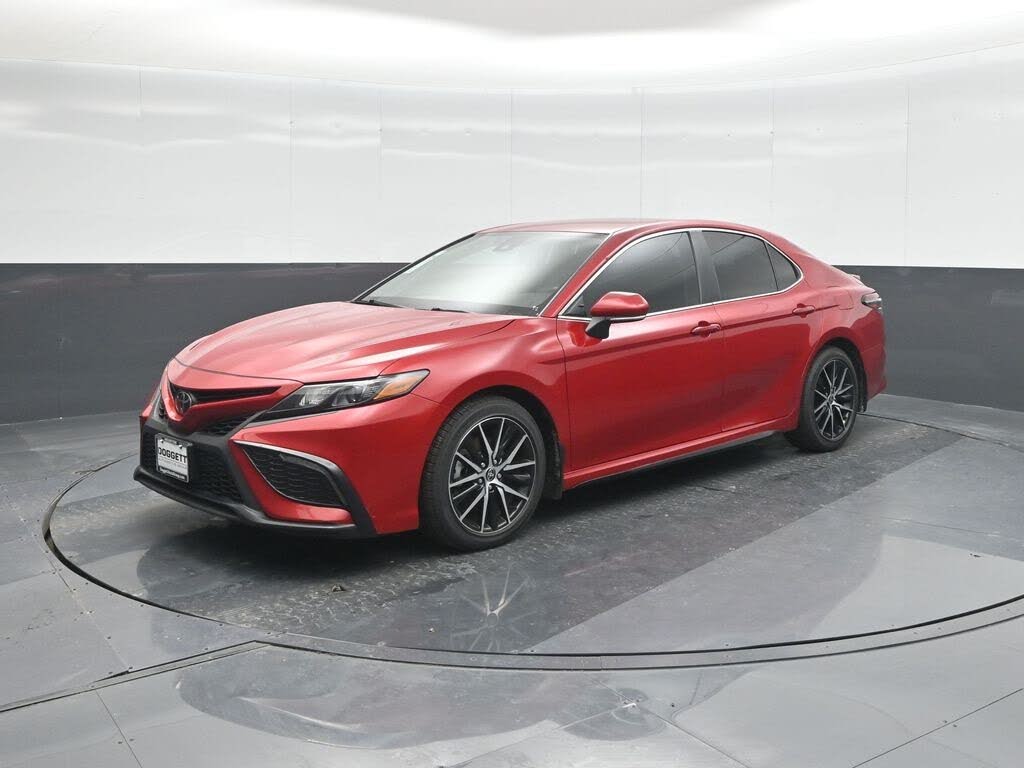 2024 Toyota Camry SE FWD