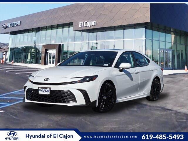 2025 Toyota Camry SE FWD