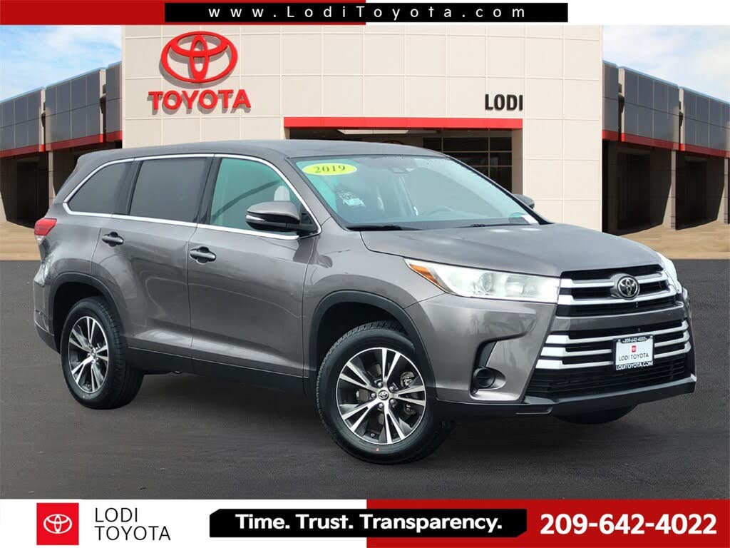 2019 Toyota Highlander LE FWD