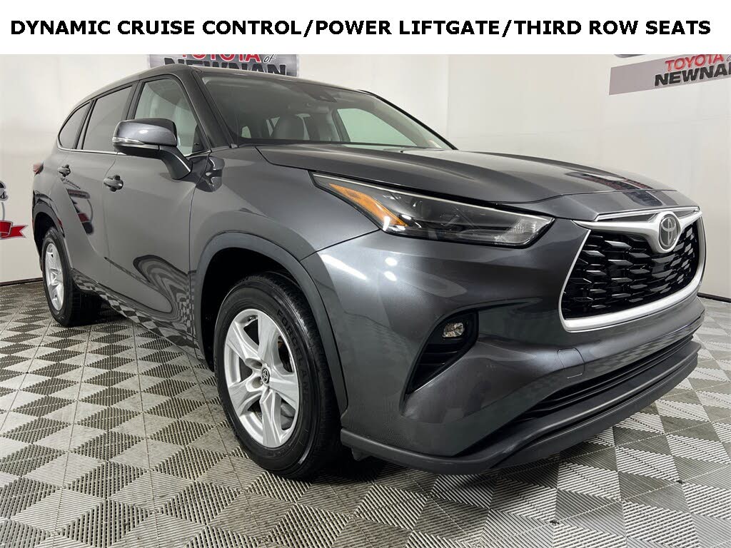 2023 Toyota Highlander LE FWD