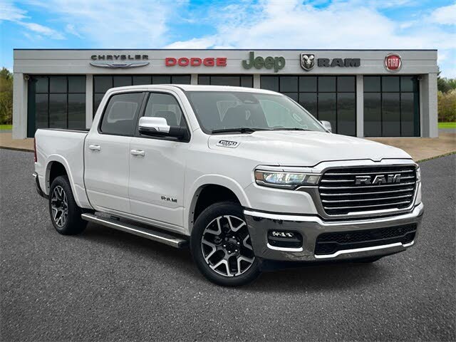 2025 RAM 1500 Laramie Crew Cab 4WD