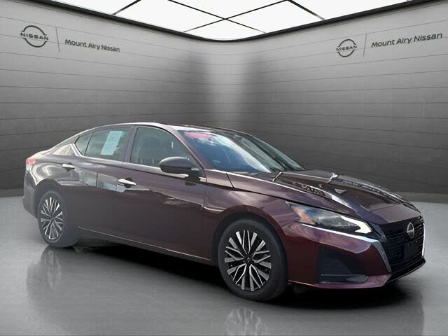 2024 Nissan Altima 2.5 SV FWD