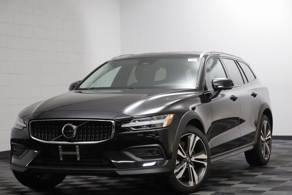 2025 Volvo V60 Cross Country B5 Plus AWD