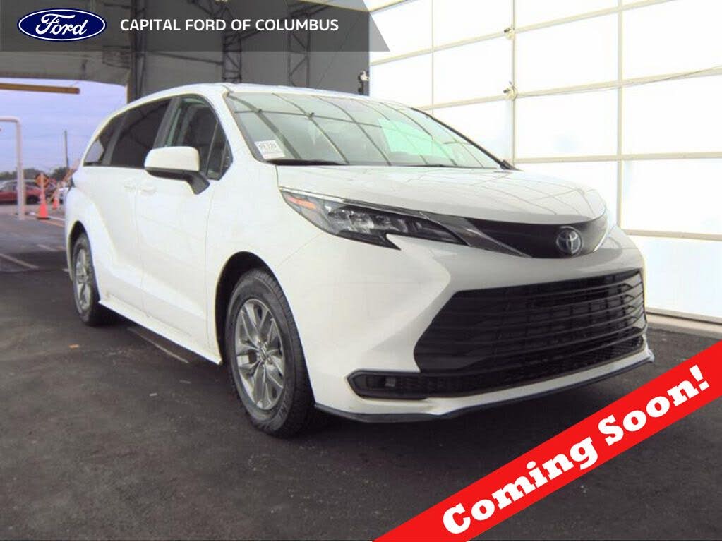 2024 Toyota Sienna LE 8-Passenger FWD