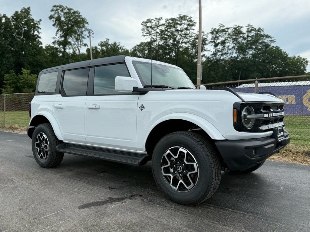 2025 Ford Bronco Outer Banks 4-Door 4WD