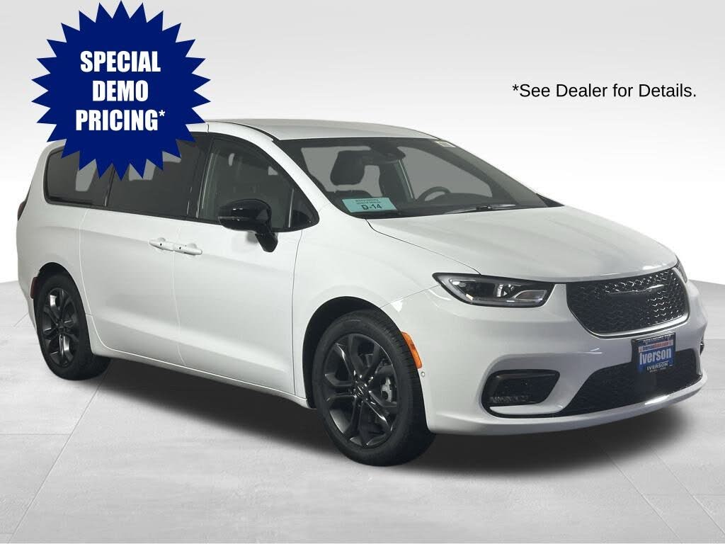 2026 Chrysler Pacifica Select FWD