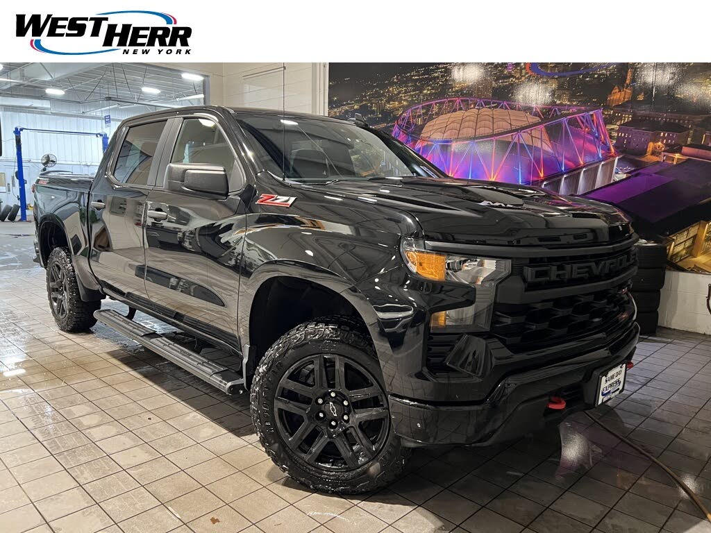 2022 Chevrolet Silverado 1500 Custom Trail Boss Crew Cab 4WD