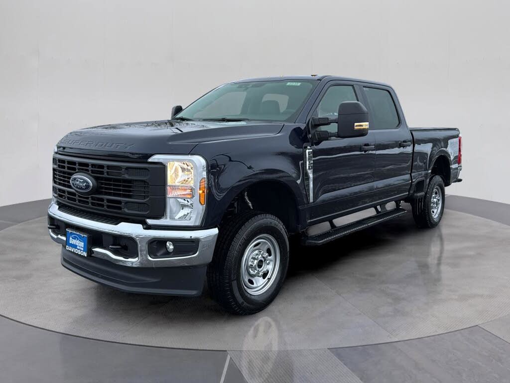 2025 Ford F-250 Super Duty XL Crew Cab 4WD
