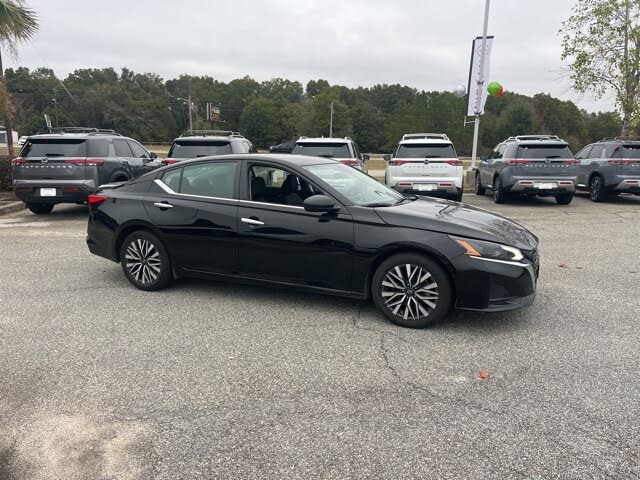2024 Nissan Altima 2.5 SV FWD