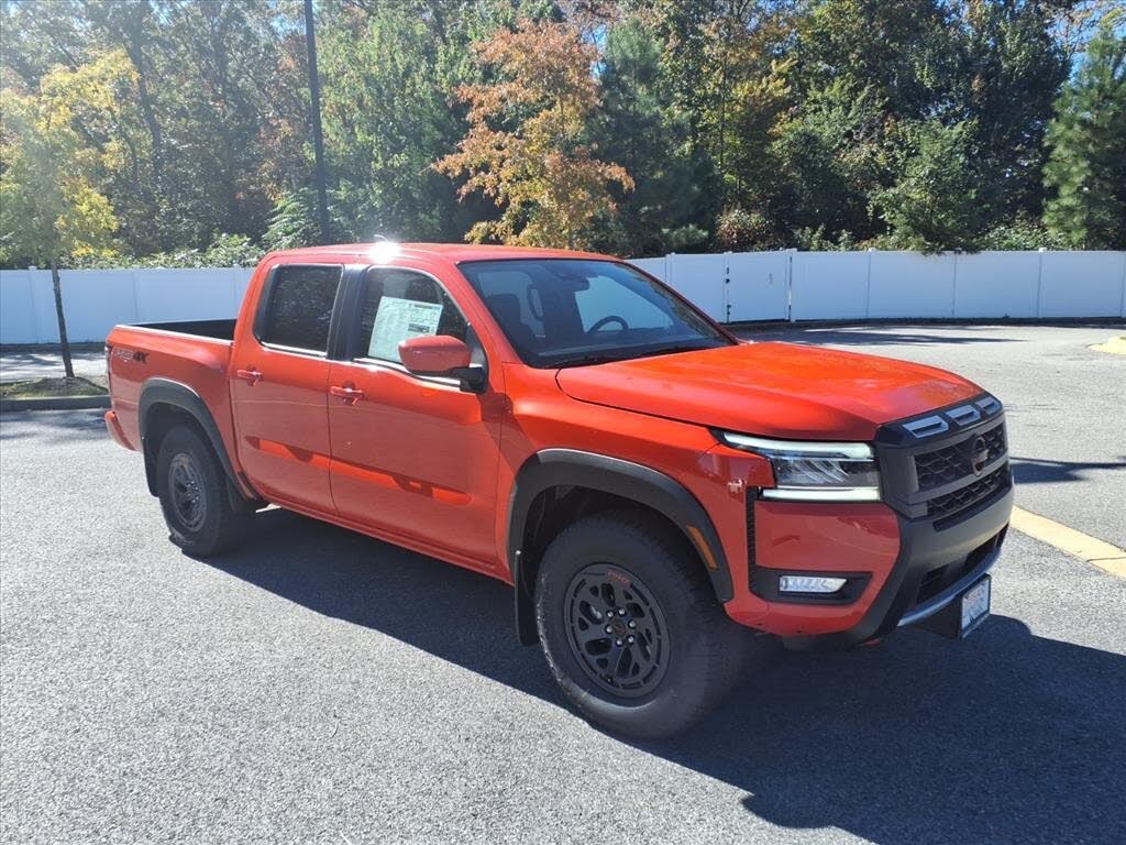 2025 Nissan Frontier PRO-4X Crew Cab 4WD