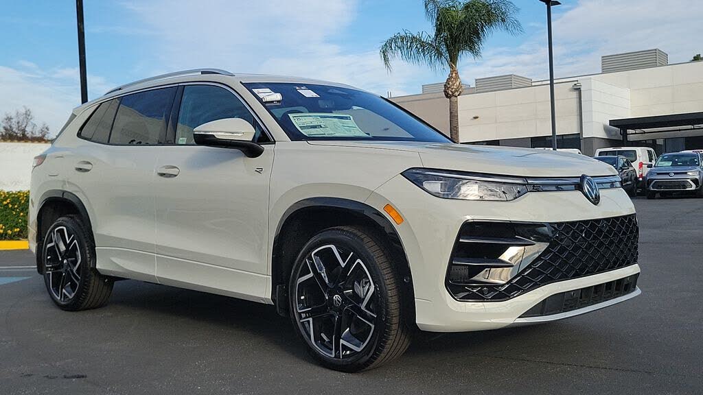 2026 Volkswagen Tiguan SEL R-Line Turbo 4Motion