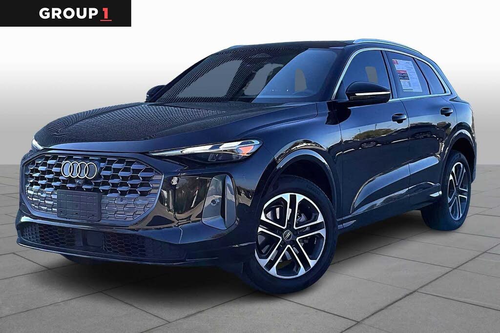 2025 Audi Q5 quattro Premium 40 TFSI