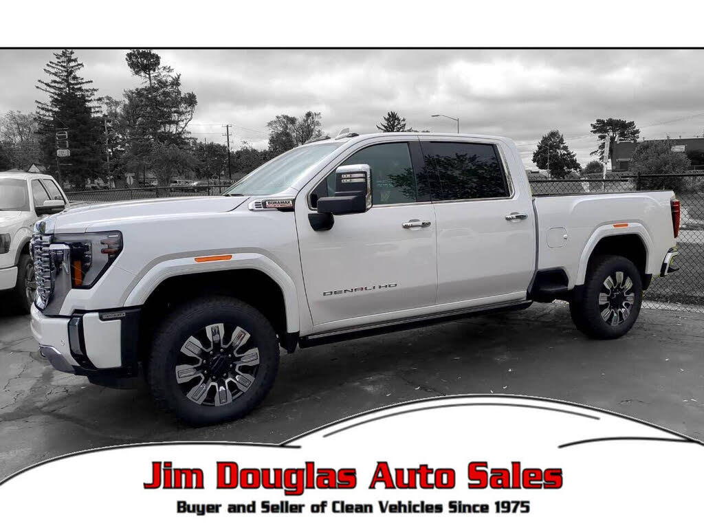 2025 GMC Sierra 3500HD Denali Crew Cab 4WD
